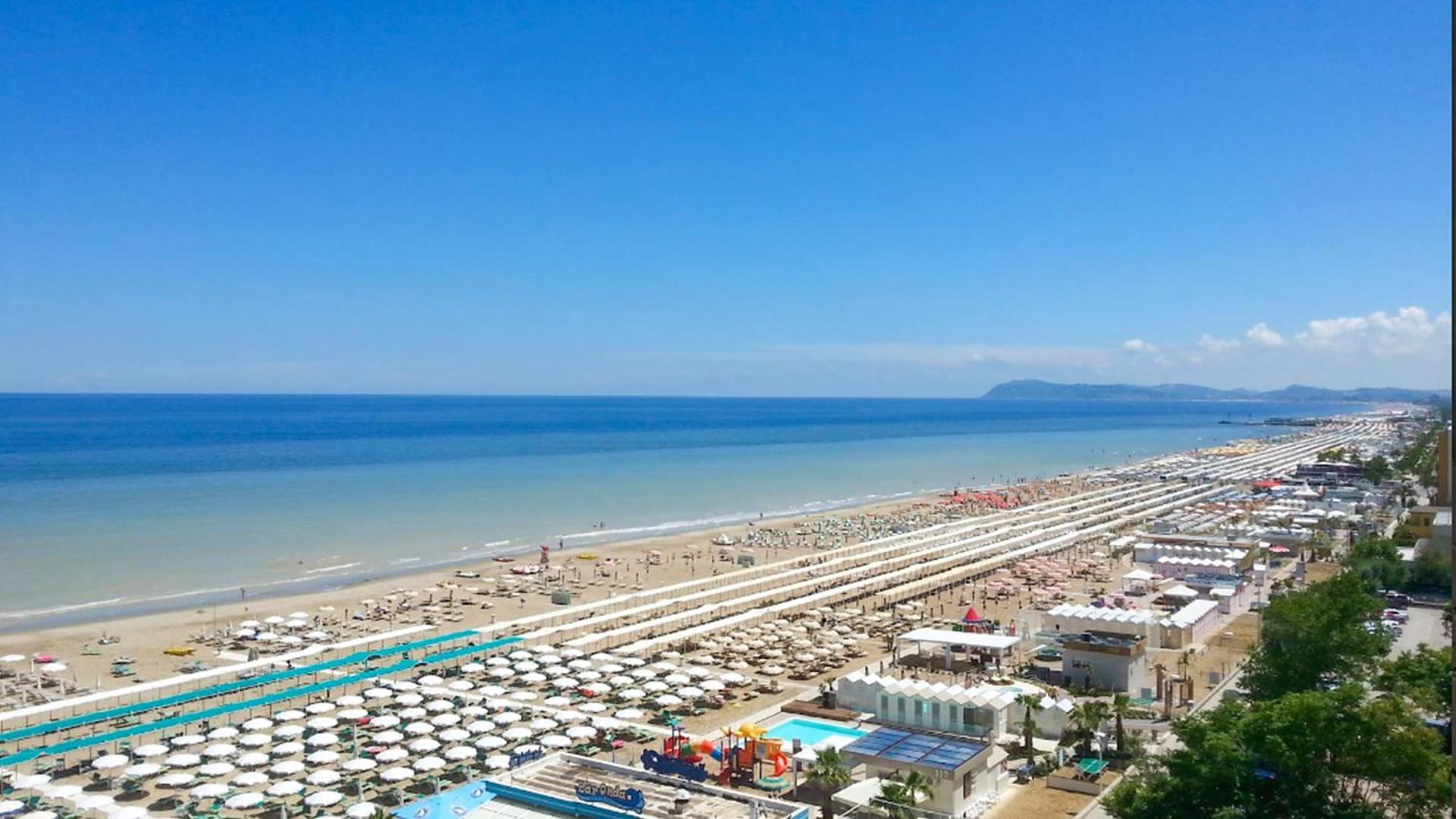 Hotel Avana Fronte Mare Riccione Exterior foto