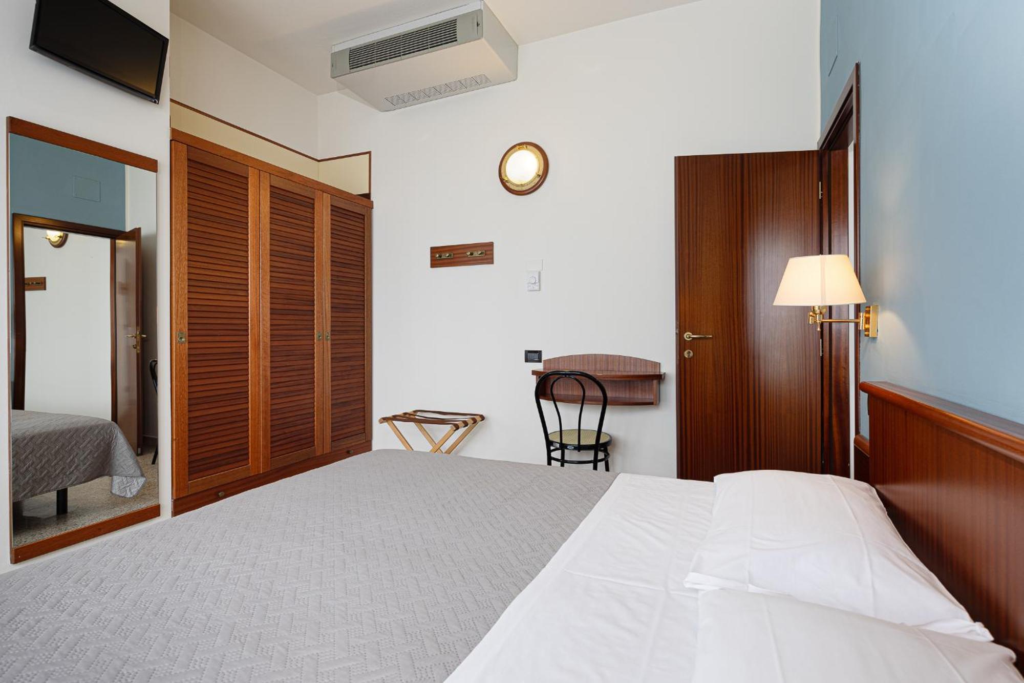 Hotel Avana Fronte Mare Riccione Exterior foto