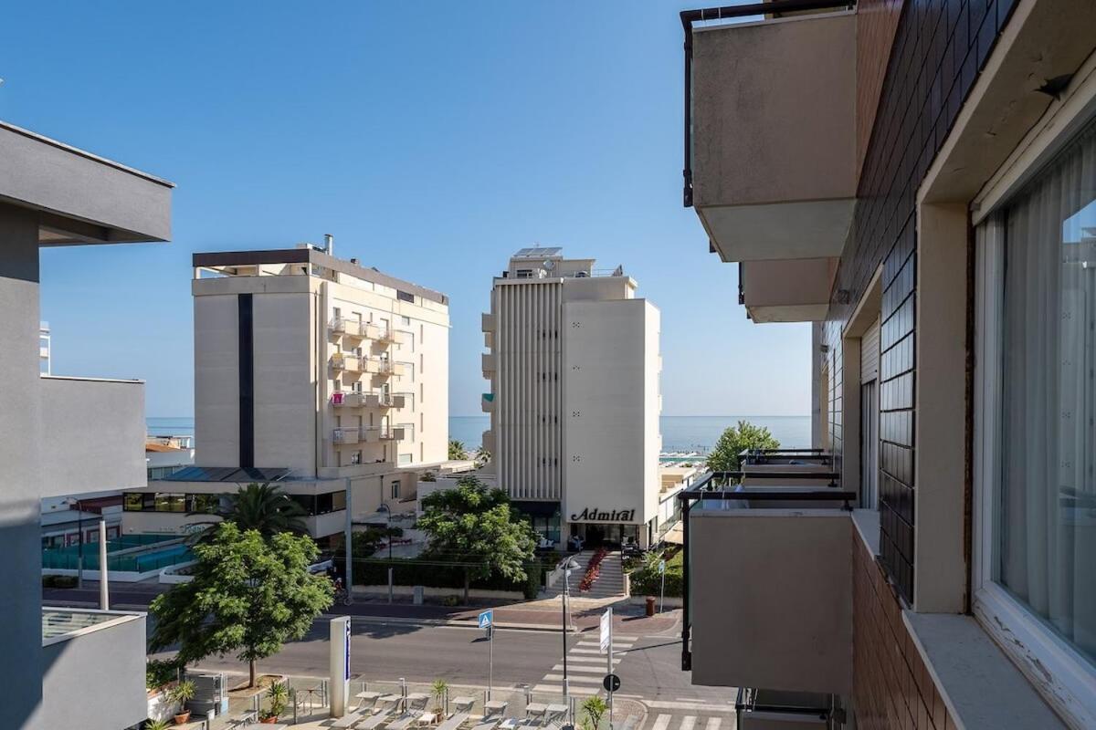 Hotel Avana Fronte Mare Riccione Exterior foto